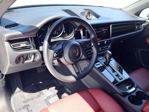 Chalk 2023 Porsche Macan Macan
