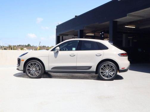 Chalk 2023 Porsche Macan Macan