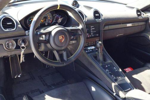 2025 Porsche 718 Cayman GT4 RS