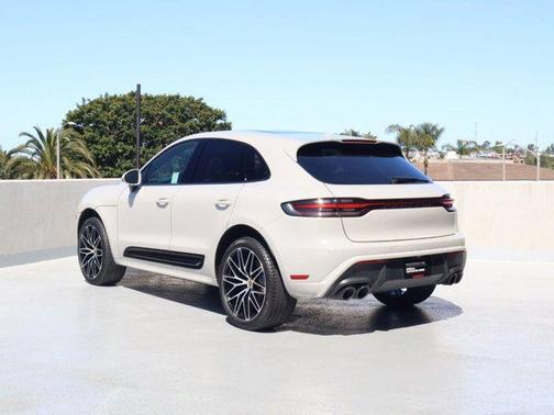 Chalk 2023 Porsche Macan Macan