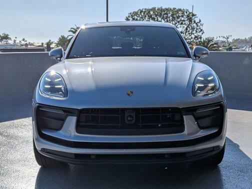 2025 Porsche Macan AWD