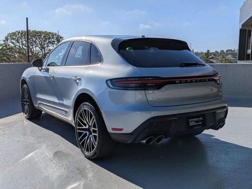 2025 Porsche Macan AWD