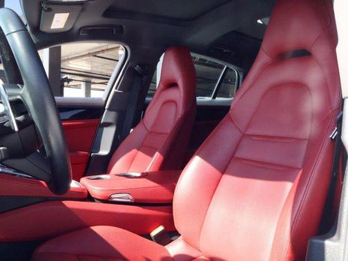 2022 Porsche Panamera 4
