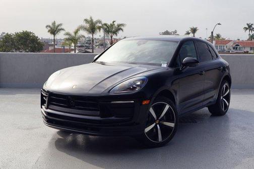 2026 Porsche Macan AWD