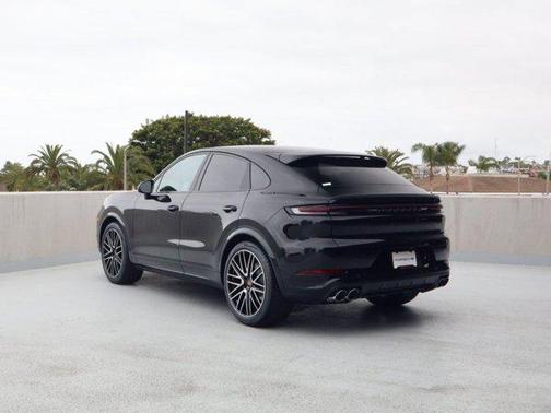 Chromite Black Metallic 2026 Porsche Cayenne Cayenne