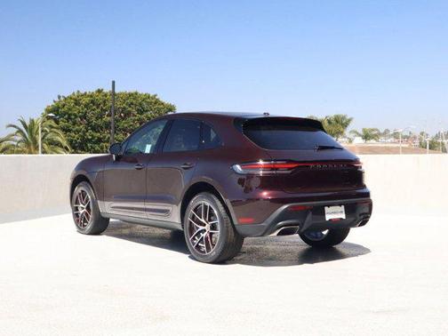 Copper Ruby Metallic 2026 Porsche Macan Macan
