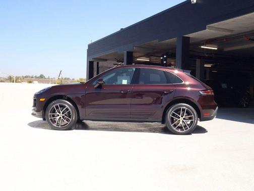 Copper Ruby Metallic 2026 Porsche Macan Macan