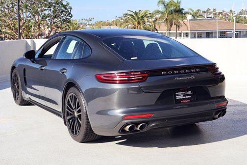 2018 Porsche Panamera 4S