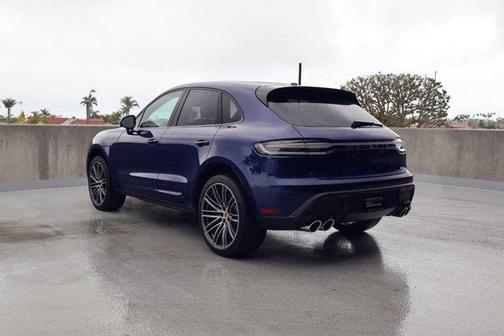 2025 Porsche Macan AWD
