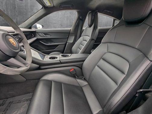 2022 Porsche Taycan GTS
