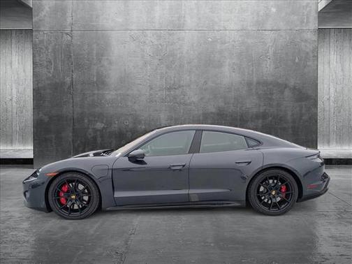 2022 Porsche Taycan GTS