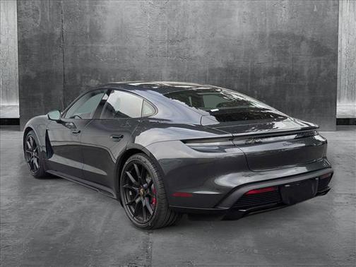 2022 Porsche Taycan GTS