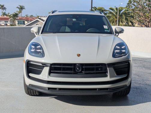 2025 Porsche Macan S