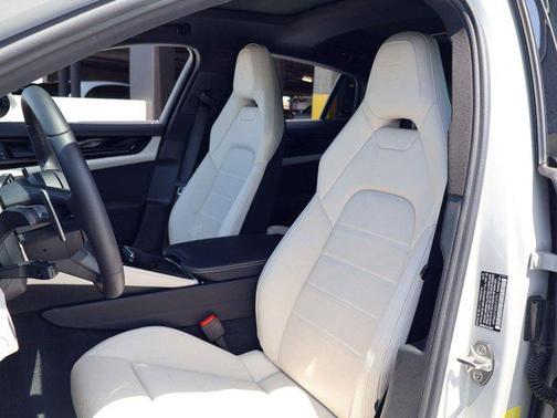 Chalk 2025 Porsche Panamera 4