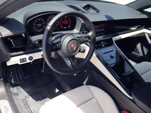 Chalk 2025 Porsche Panamera 4