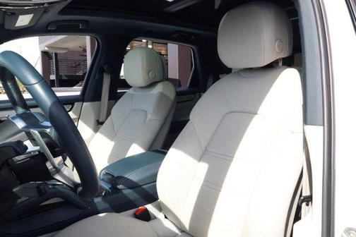 2023 Porsche Cayenne Platinum Edition