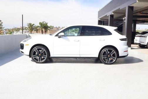 2023 Porsche Cayenne Platinum Edition