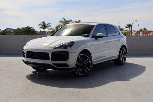 2023 Porsche Cayenne Platinum Edition