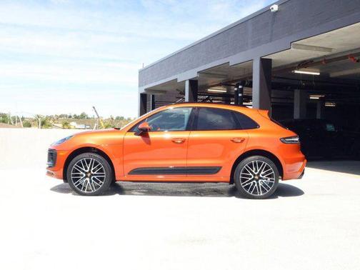 Papaya Metallic 2025 Porsche Macan Macan