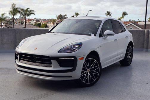 2025 Porsche Macan AWD