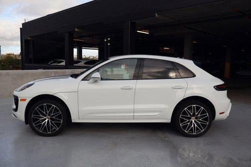 2025 Porsche Macan AWD