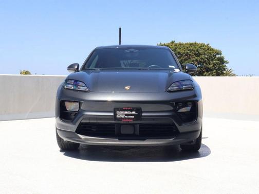 Volcano Grey Metallic 2025 Porsche Macan Macan Electric 4