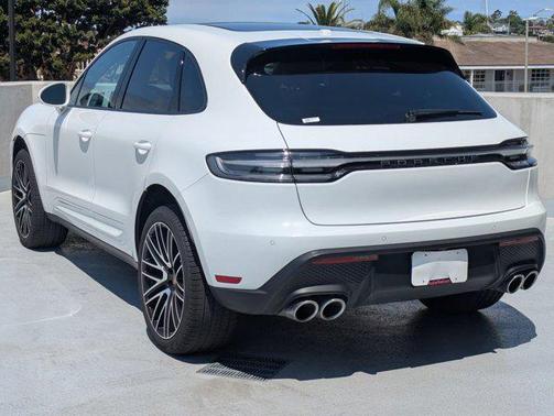2024 Porsche Macan Base