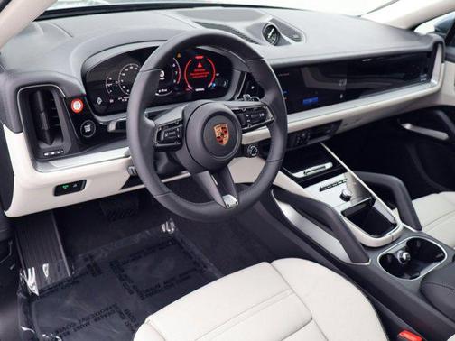 Vanadium Grey Metallic 2026 Porsche Cayenne Cayenne