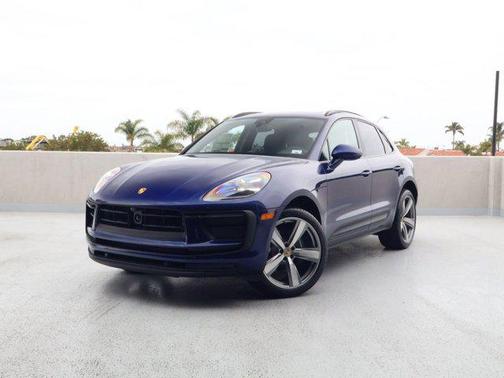 Gentian Blue Metallic 2026 Porsche Macan Macan