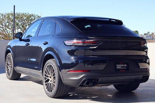 2023 Porsche Cayenne Platinum Edition