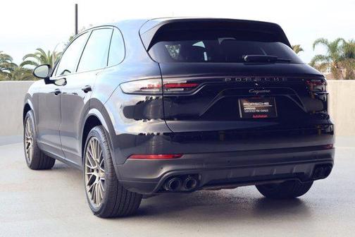 2023 Porsche Cayenne Platinum Edition