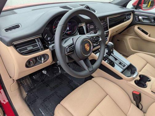 2026 Porsche Macan AWD