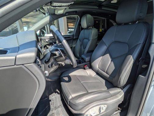 2025 Porsche Macan AWD