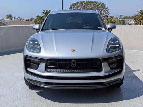 2025 Porsche Macan AWD