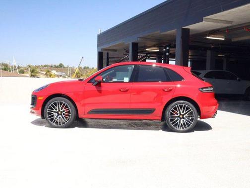 Carmine Red 2026 Porsche Macan Macan