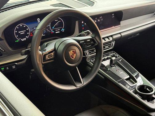 2025 Porsche 911 Carrera