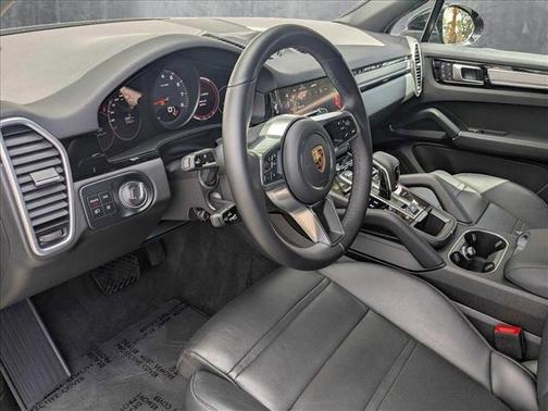 2023 Porsche Cayenne Platinum Edition