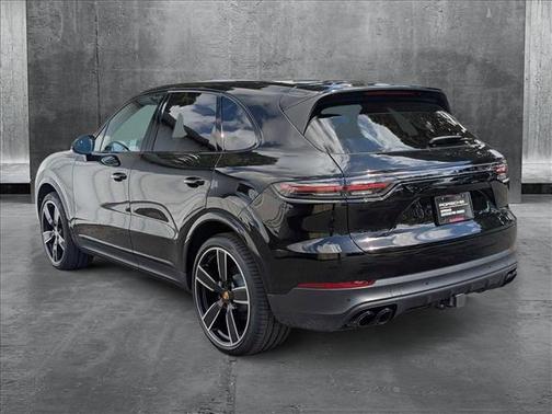 2023 Porsche Cayenne Platinum Edition