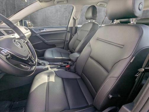 2017 Volkswagen Golf TSI S 4-Door