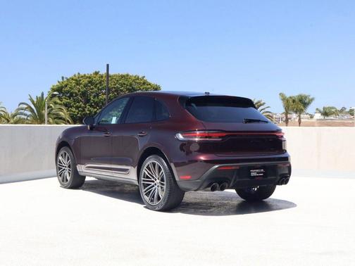 Copper Ruby Metallic 2023 Porsche Macan Macan