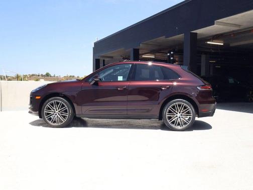 Copper Ruby Metallic 2023 Porsche Macan Macan