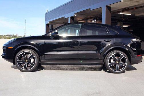 2023 Porsche Cayenne Platinum Edition