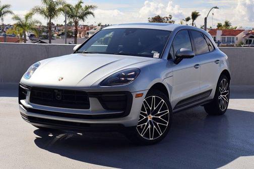 2025 Porsche Macan AWD