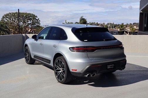 2025 Porsche Macan AWD