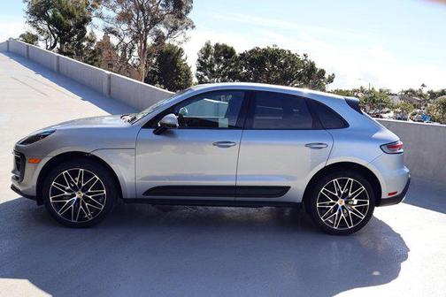 2025 Porsche Macan AWD