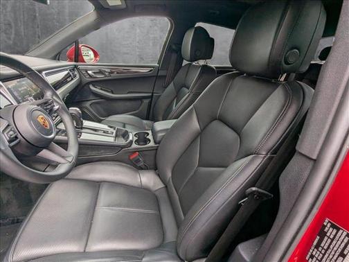 2022 Porsche Macan Base