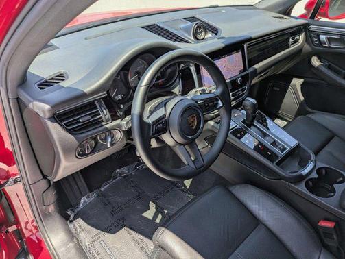 2022 Porsche Macan Base