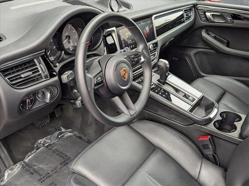2022 Porsche Macan Base