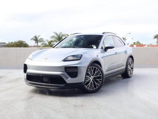 Dolomite Silver Metallic 2025 Porsche Macan Macan Electric