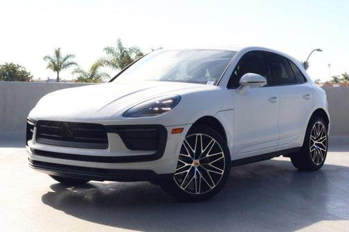 2026 Porsche Macan AWD